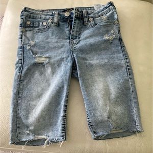 True Religion distressed cotton/poly/spandex blend Bermuda shorts Size-27 NWOT
